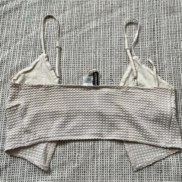 H&M Divided Textured Cream Crop Top - Picture 3 of 7